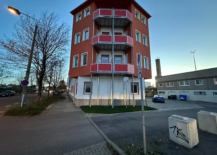 Monteurzimmerking: Dodendorfer Strasse 公寓式酒店 马格德堡